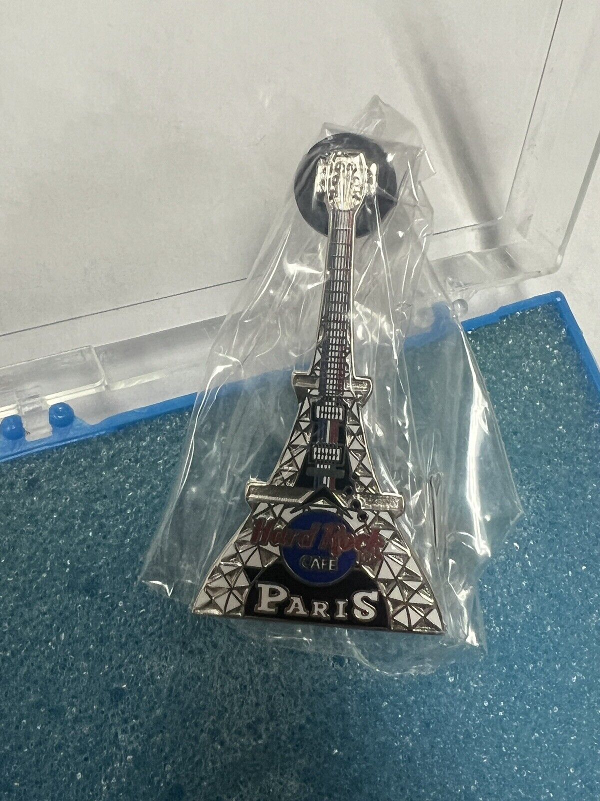 Hard Rock Cafe pin Paris Eiffel Tower Guitar w/ Case