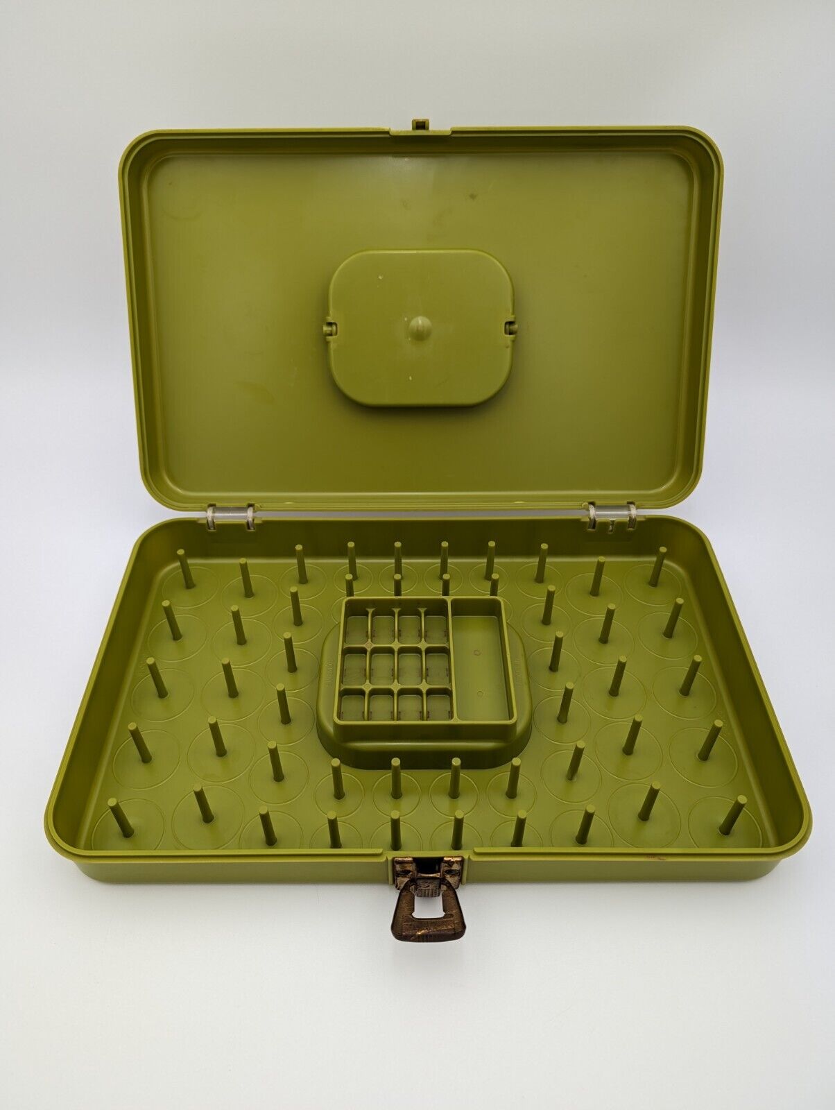 Vintage Wilson Wil-hold Plastic Sewing Box Thread Bobbin Organizer Green USA