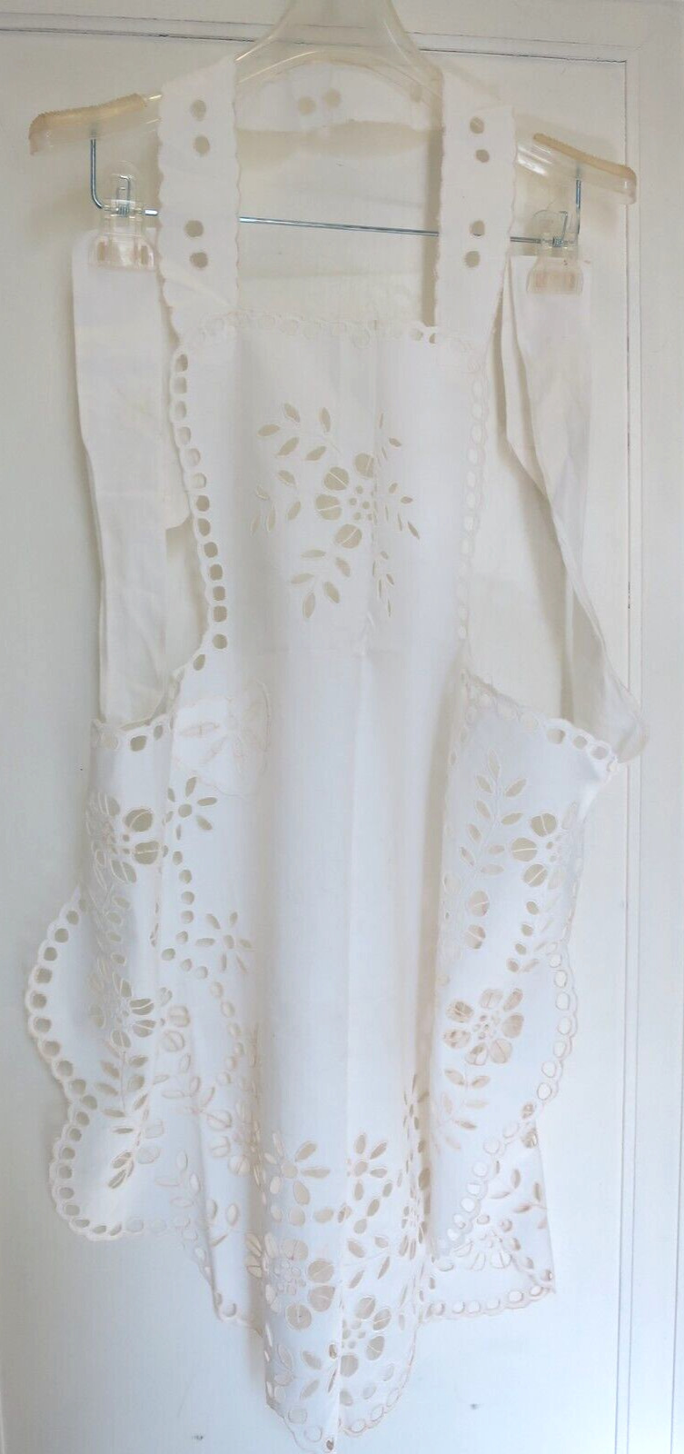 Gorgeous Full Front White Edwardian/Victorian Cutwork Embroidery Pinafore Apron