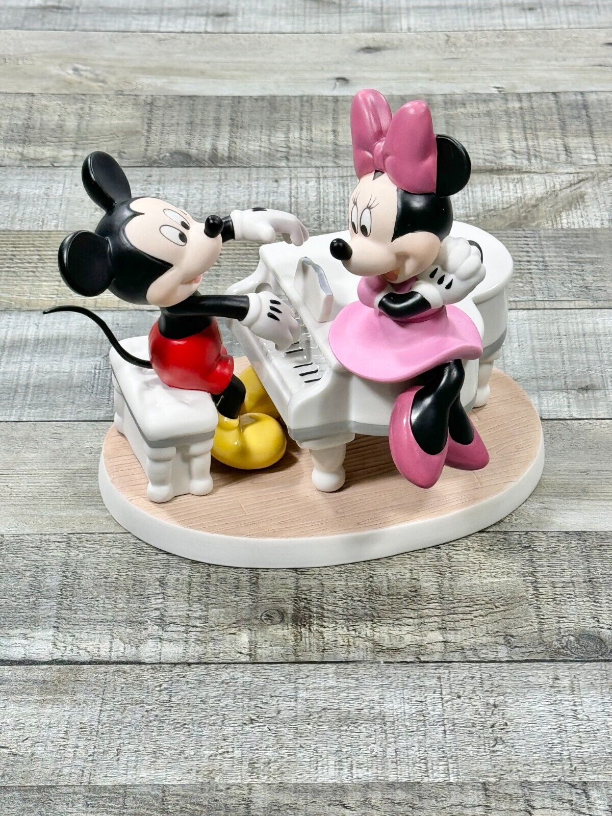 Precious Moments Disney Showcase Statue Mickey Minnie Our Love Is A Sweet Melody