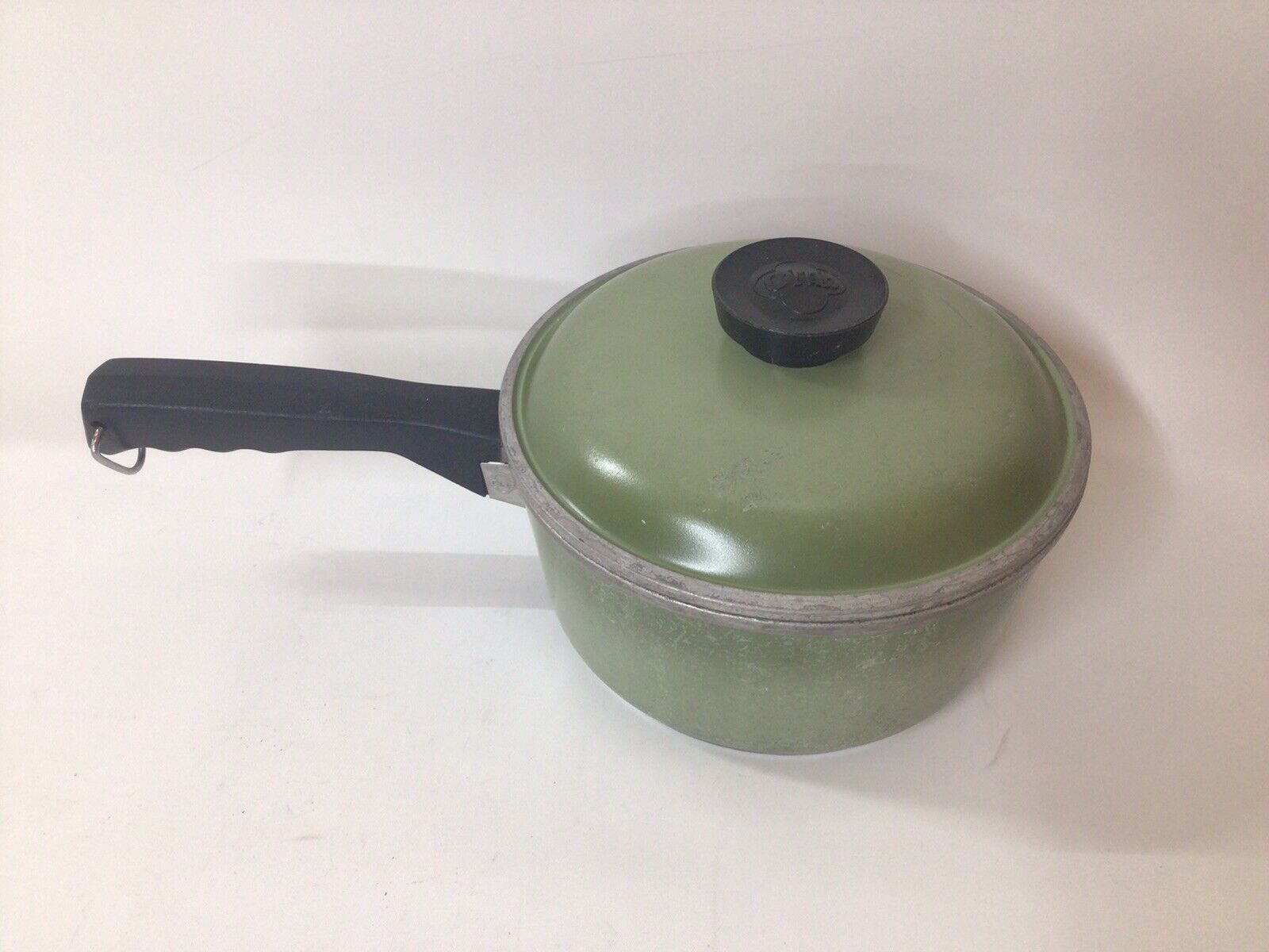 Vintage Club Aluminum 2 QT Avocado Green Saucepan Sauce Pot Pan with Lid 7-1/2”