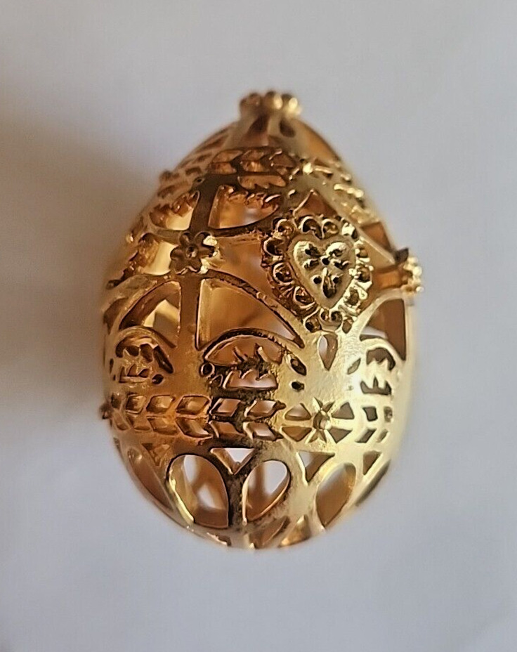 The Franklin Mint Collector’s Treasury of Eggs Golden Filigree style egg