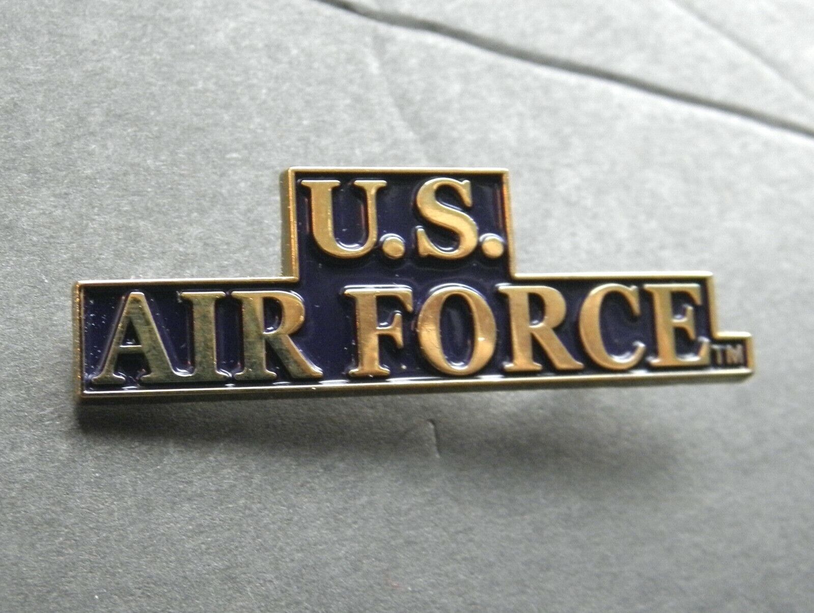 AIR FORCE USAF SCRIPT USA LAPEL PIN BADGE 1.9 INCHES