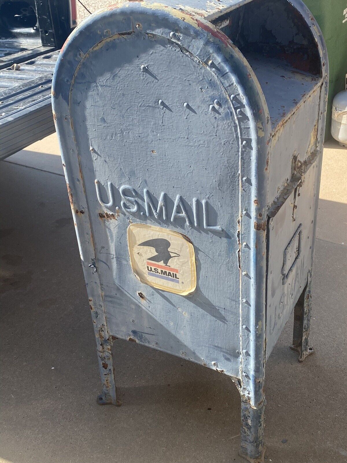 Vintage 1941 cast iron USPS collection mailbox