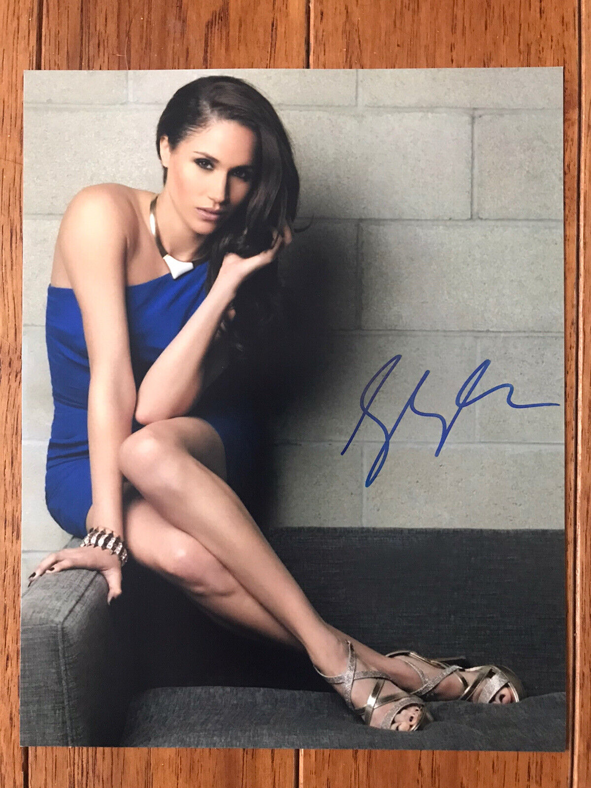 Meghan Markle hand Signed 8x10 color Photo Authentic Letter Of Authenticity COA