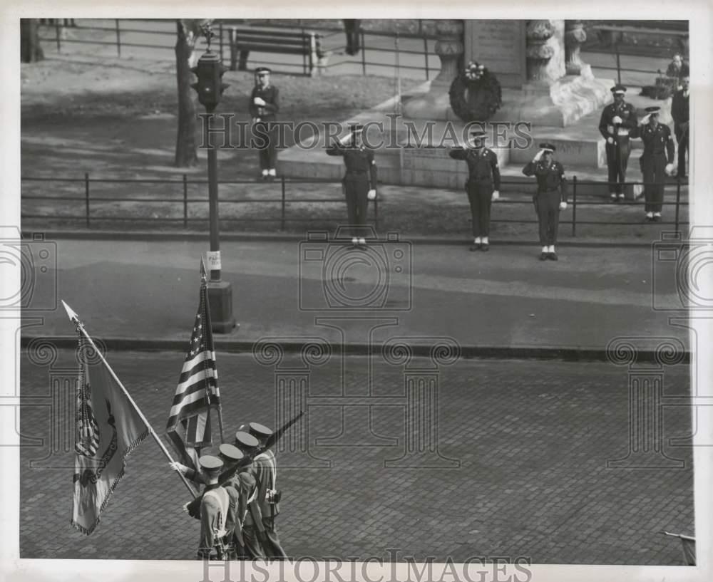 1947 Press Photo Color Guard at Eternal Light World War I Monument in New York