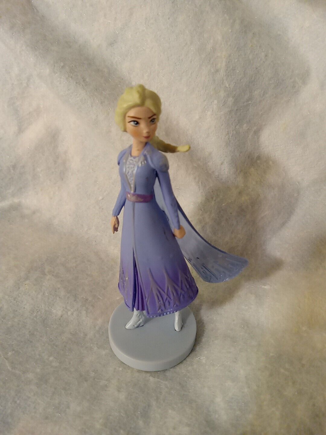 Disney Frozen II Elsa PVC Figurine 4” Cake Topper