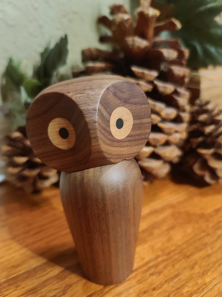Cute new artisan crafted solid Walnut wooden owl w/ magnetic head turns Figurine