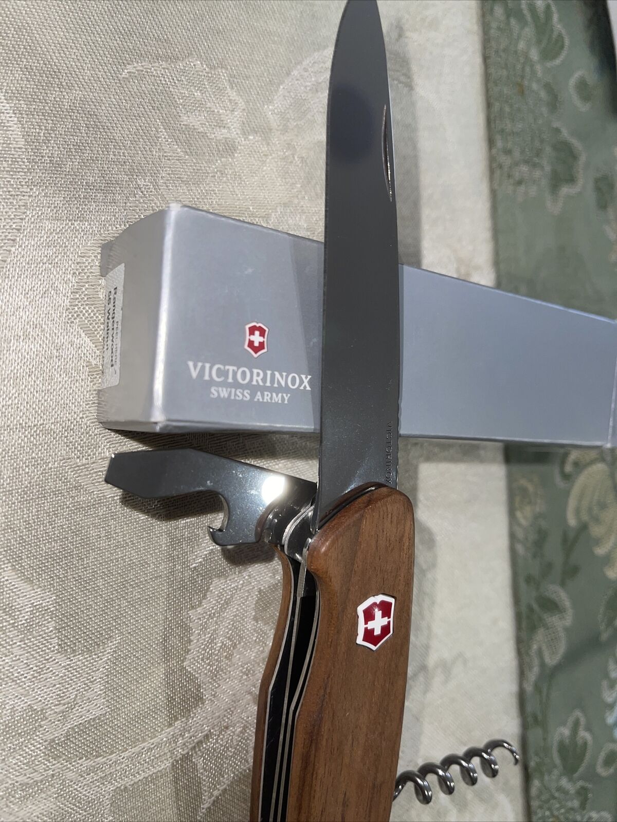 Victorinox Rangerwood 55 Walnut - Big Swiss Army Knife - Multiple Functions NEW