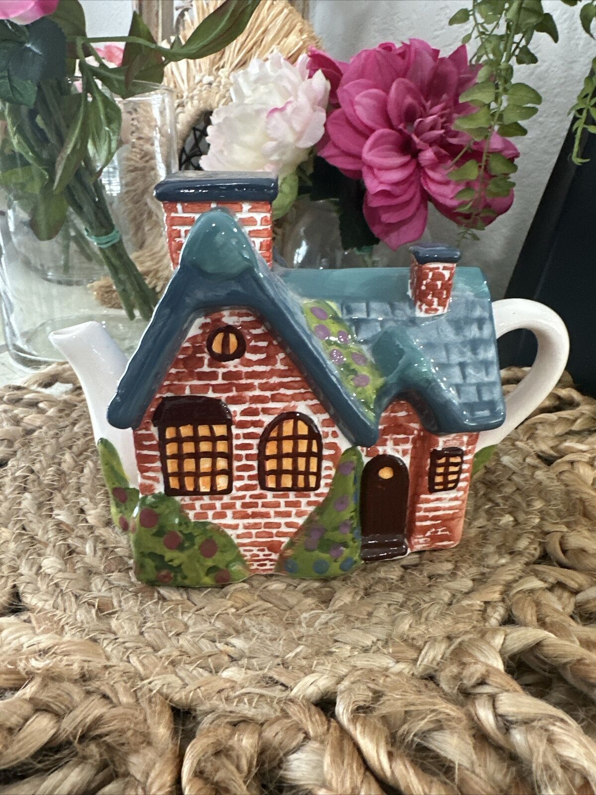 Thomas Kincade Everetts Cottage Red Brick House Teapot Ceramic 2005 As Is