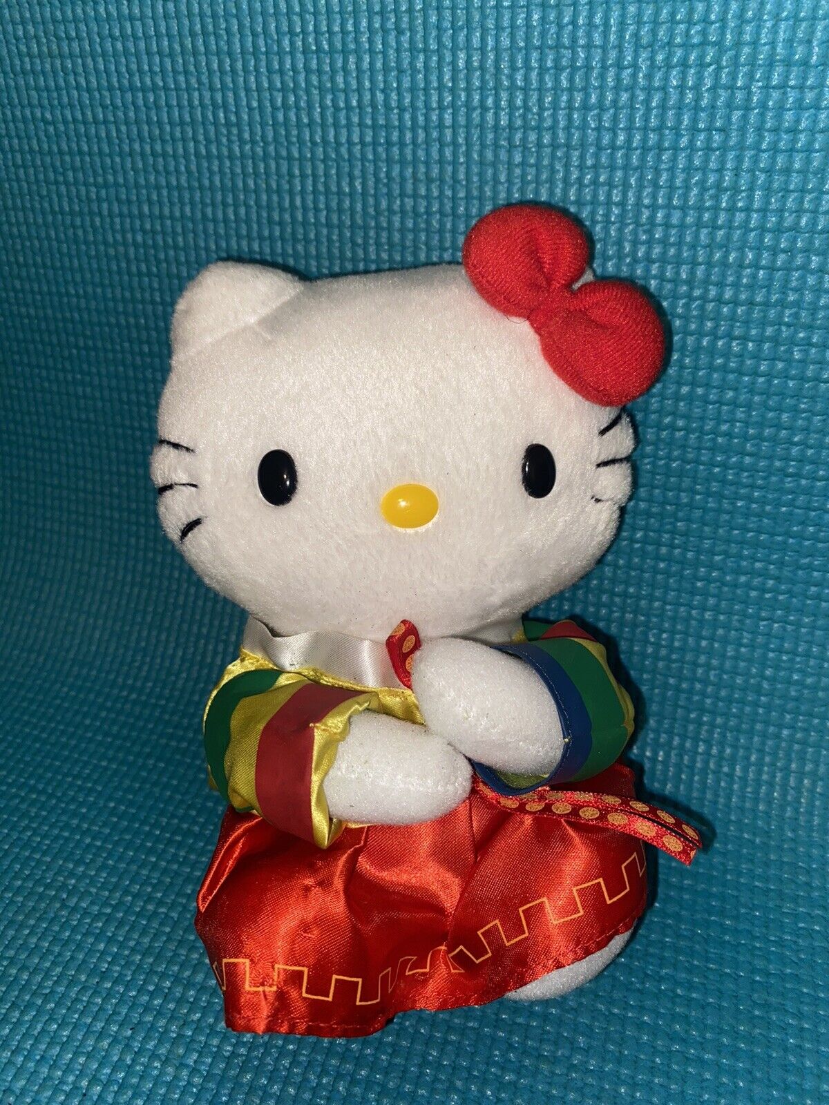 VTG Y2K Sanrio Hello Kitty In Traditional Korean Dress 6” Hanbok Dress (Read)