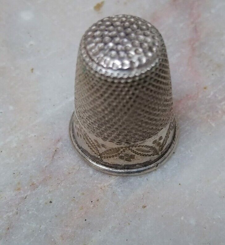 VINTAGE STERLING SILVER THIMBLE 