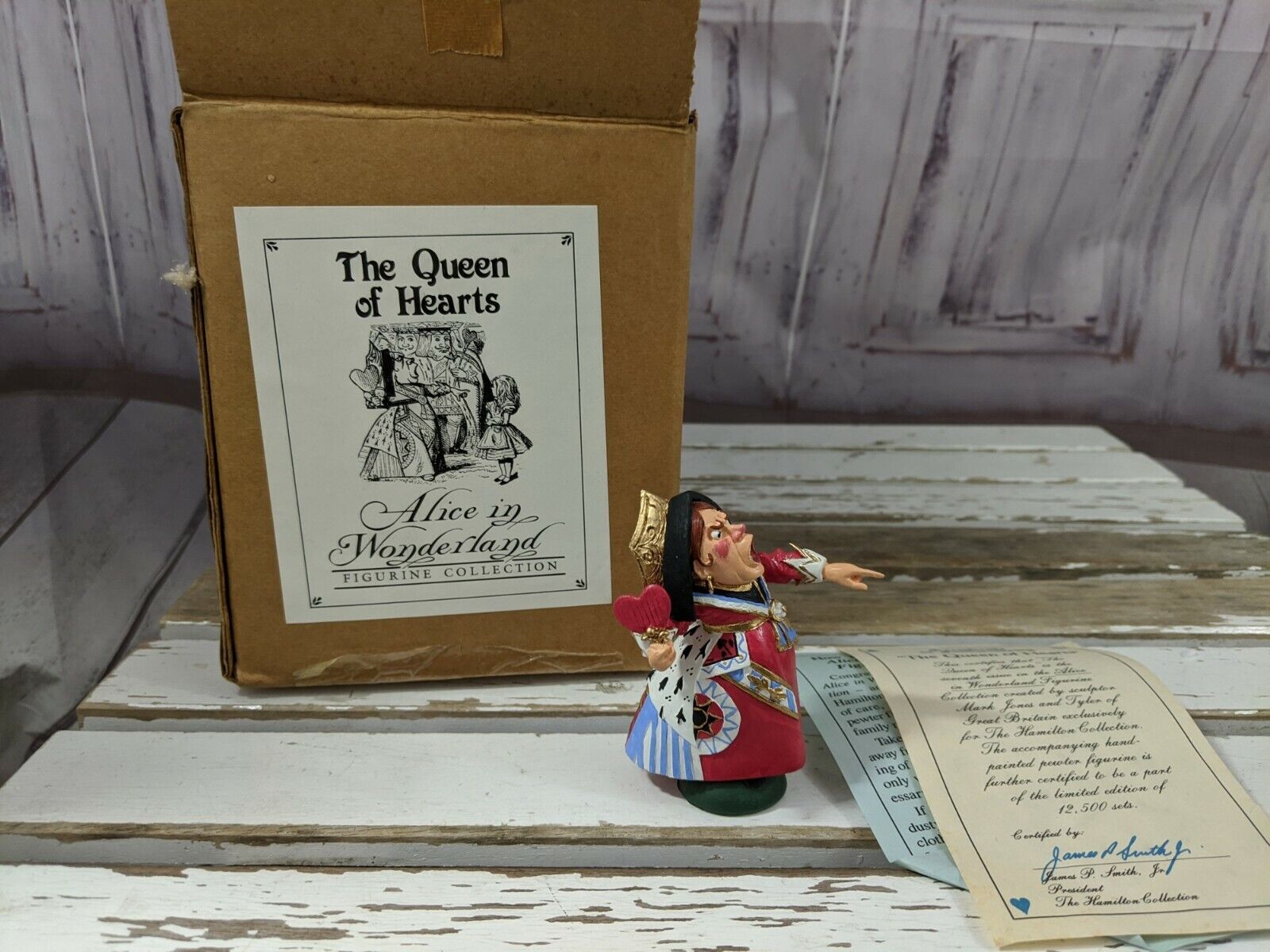 RARE Hamilton Queen of Hearts Alice in Wonderland Mark Jones Figurine Collection