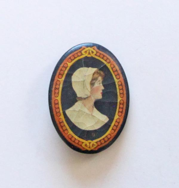 Victorian ca 1900\'s Bakers Chocolate Cocoa Coco Logo Lady Woman Pinback Button