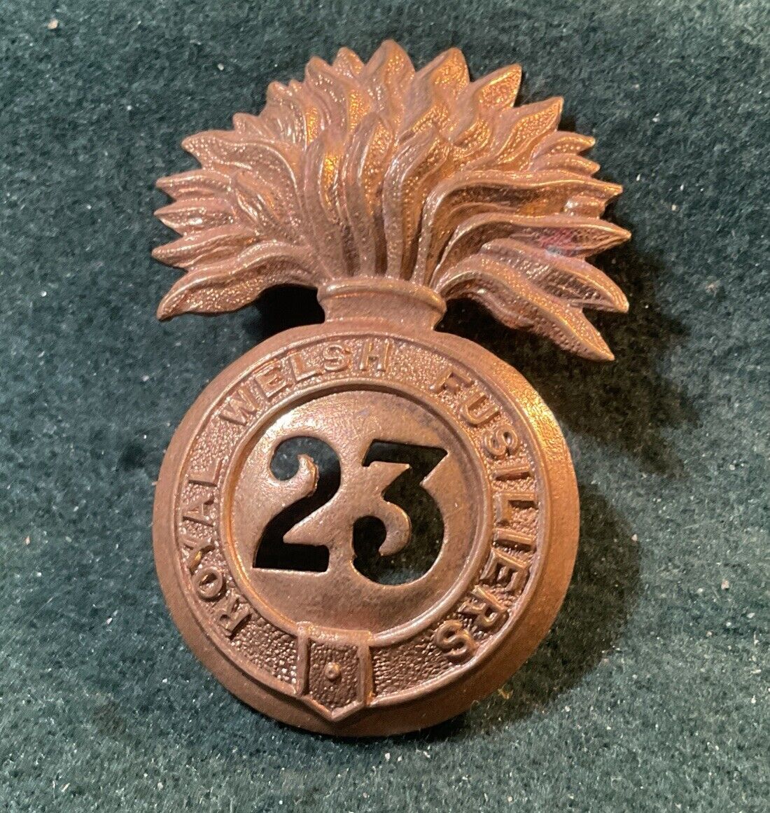 The Royal Welsh Fusiliers 23rd Regiment Of Foot Cap Badge British Army N33