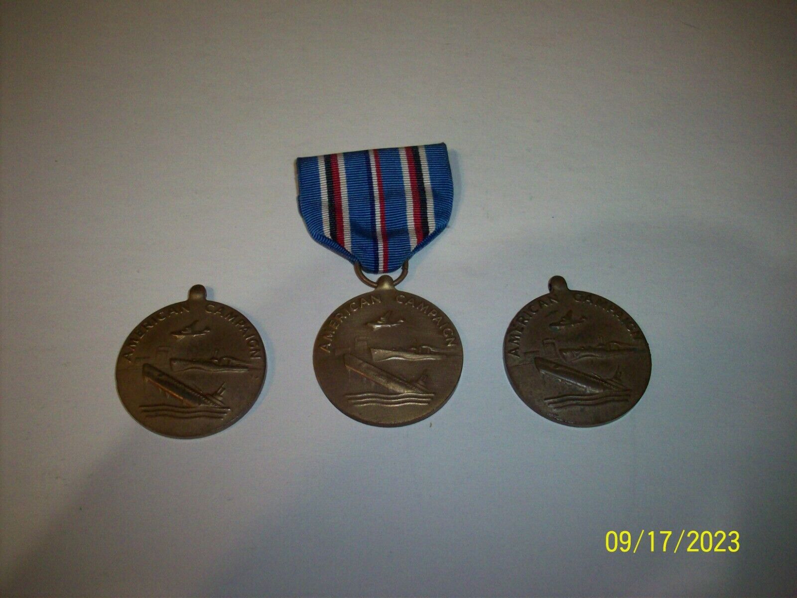 W.W.2 American Campaign Medal w/2-extra slabs