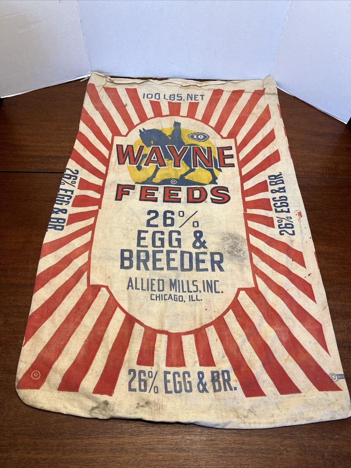 VTG Wayne Feeds Egg & Breeder feed sack Empty 100 pound bag GREAT graphics