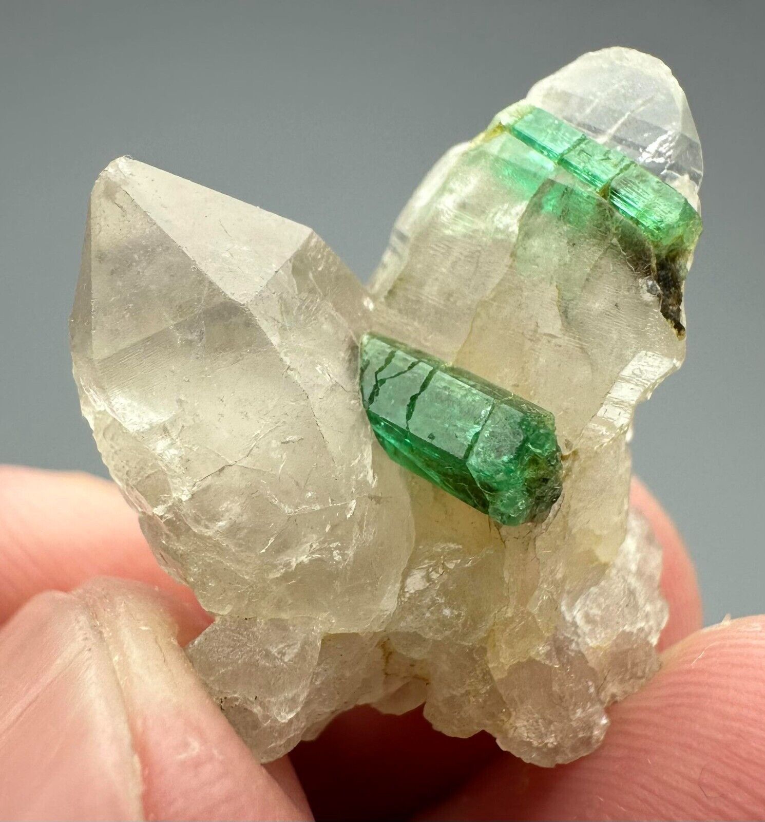 23 Ct. Well terminated Top Green Panjsher Emerald Crystal On Quartz Crystals