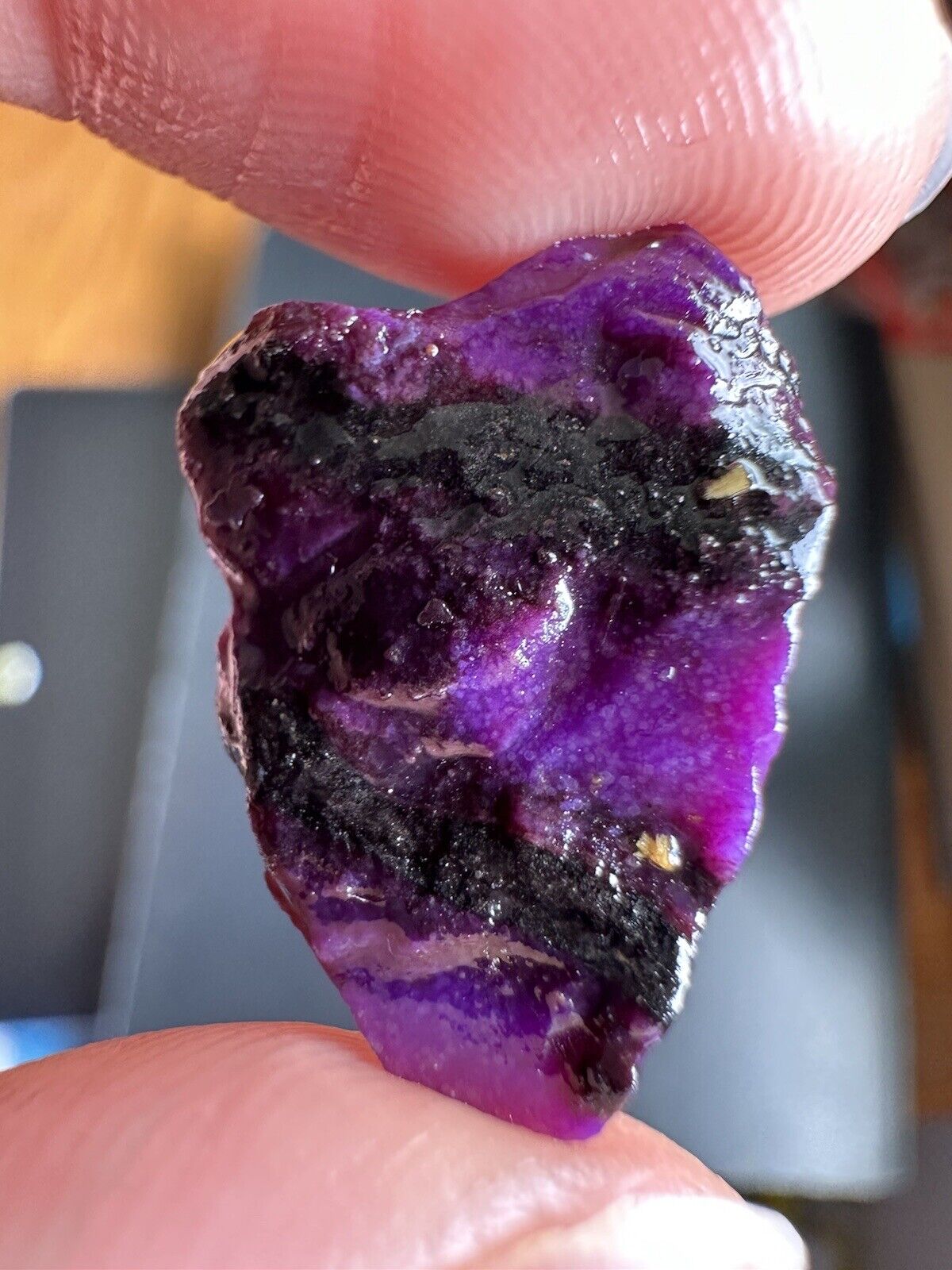 EXCEPTIONAL TOP QUALITY RARE PURPLE SUGILITE ROUGH CRYSTAL