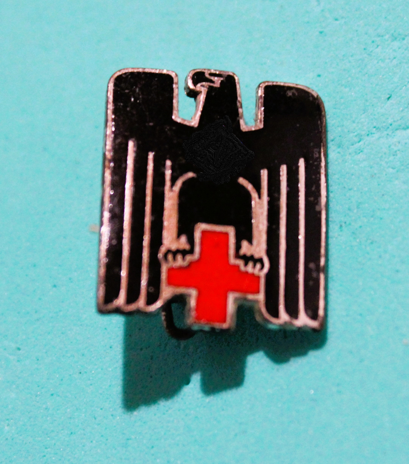 WW 2 German Red Cross  Rotes Kreuz badge