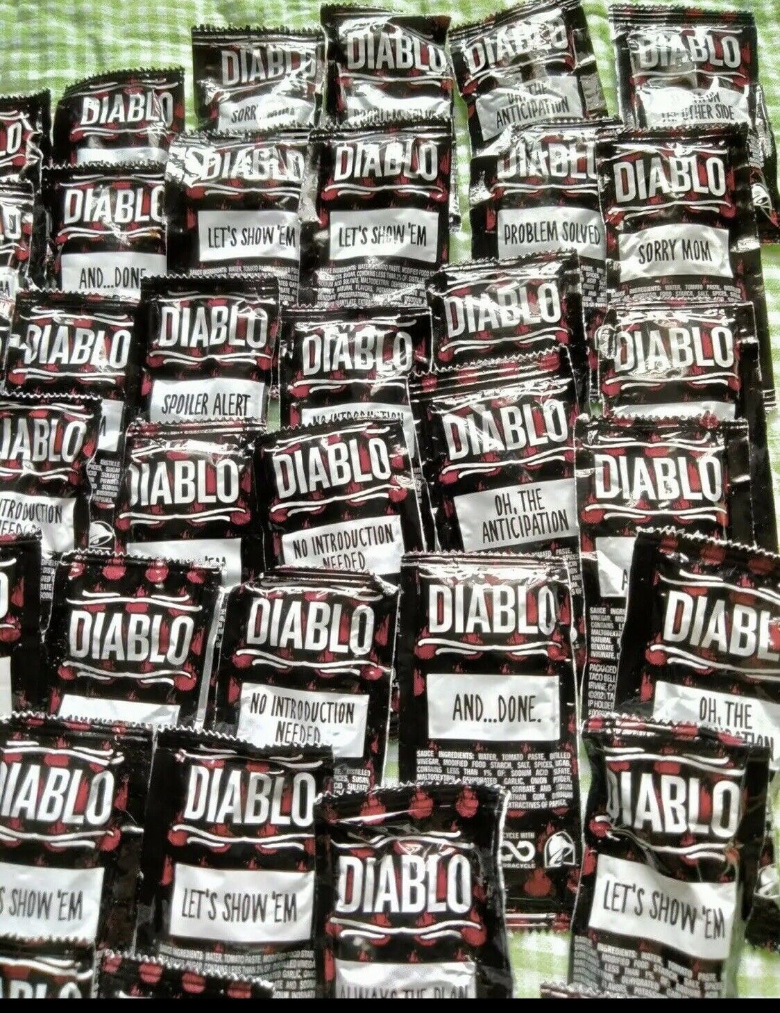 50 Taco Bell Diablo Sauce Packets -- New And Sealed 
