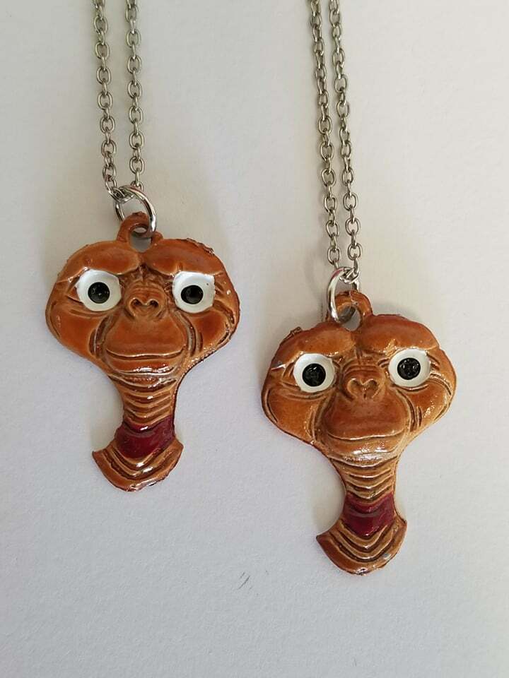 E.T. the extra-terrestrial pendant w/chain from early 80\'s (head) One Unit