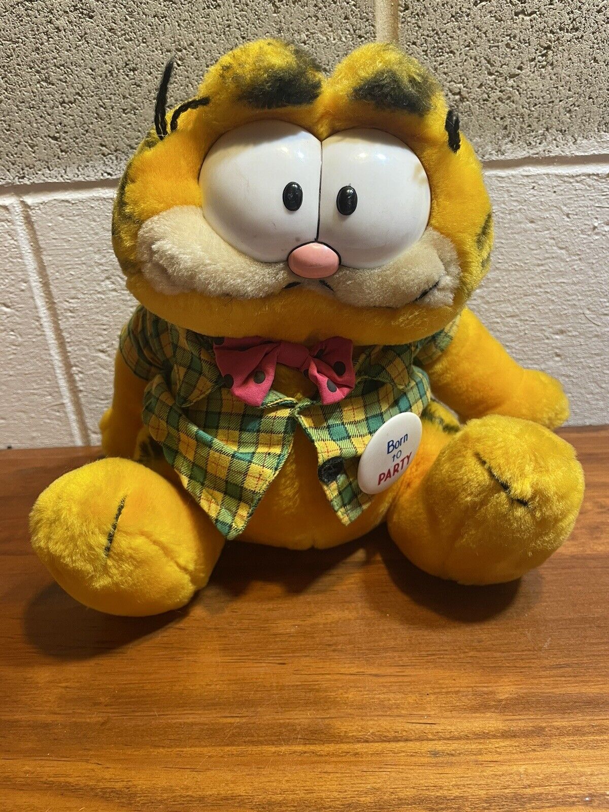 Garfield “Born To Party “ Vintage Plush Dakin 1978 1981 With Lampshade 9\