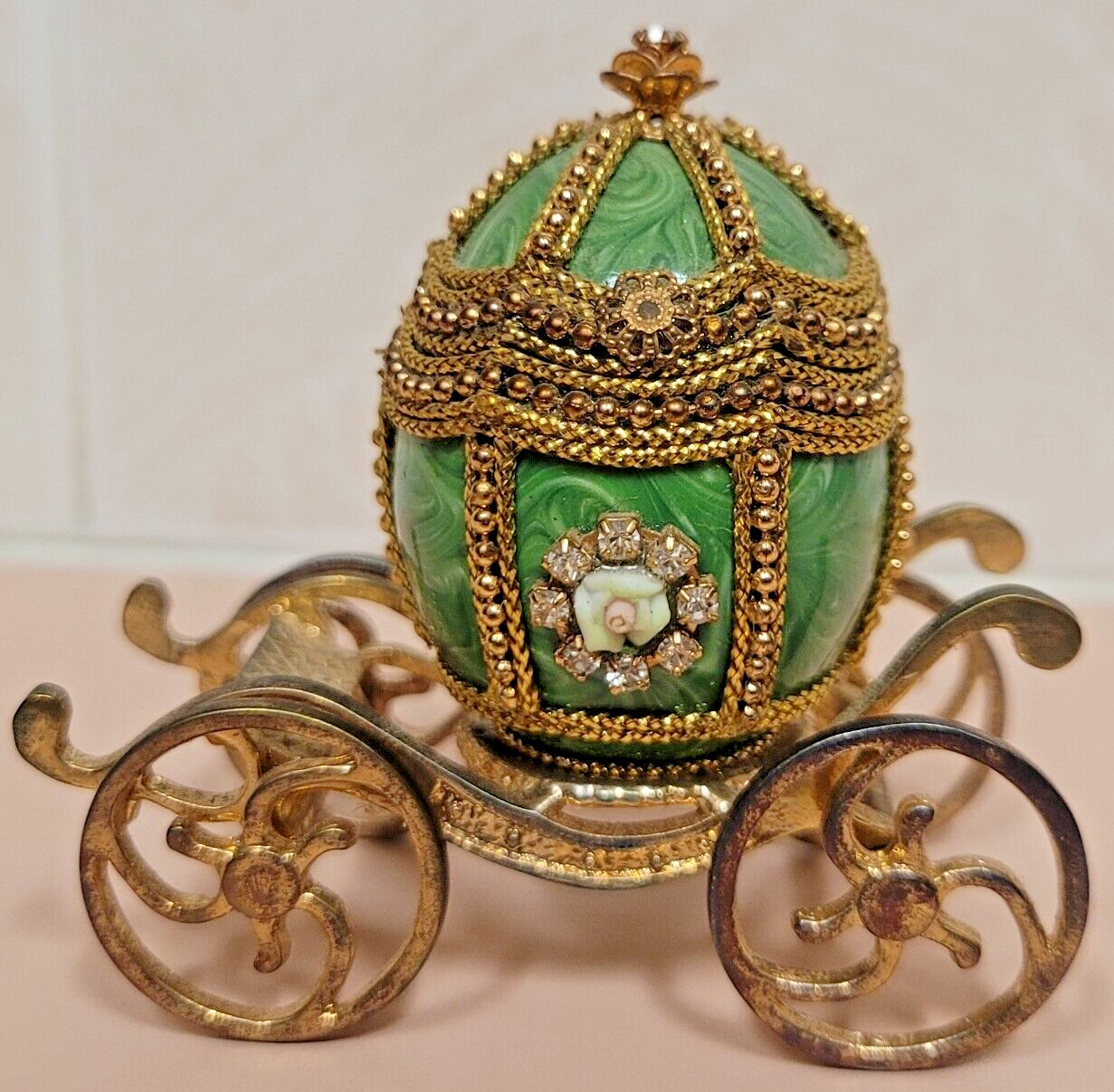 Rare Emerald Green Cinderella Carriage Engagement Ring Holder Trinket Box 2.5-in