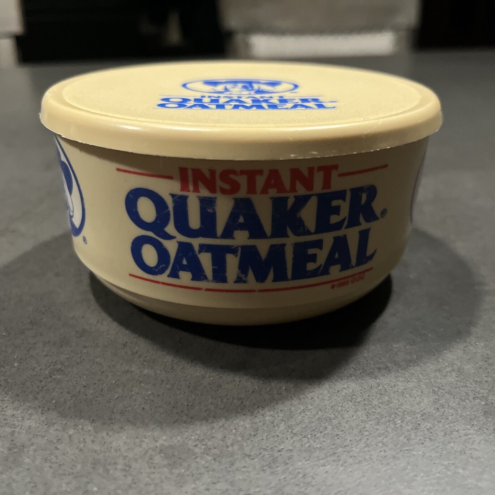 Vintage Quaker  Oats Bowl W/lid