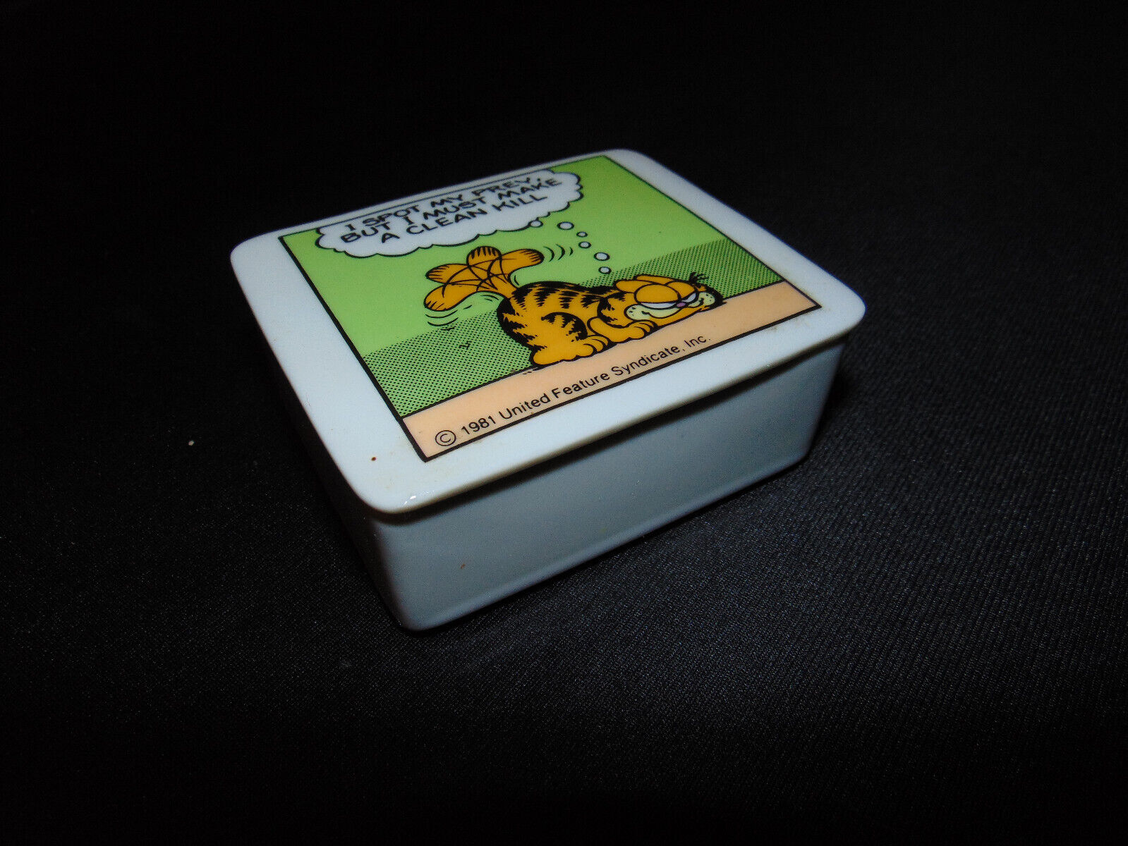 Vintage Enesco Garfield Porcelain Trinket Box W/Lid 1981 Cartoon Made In Japan