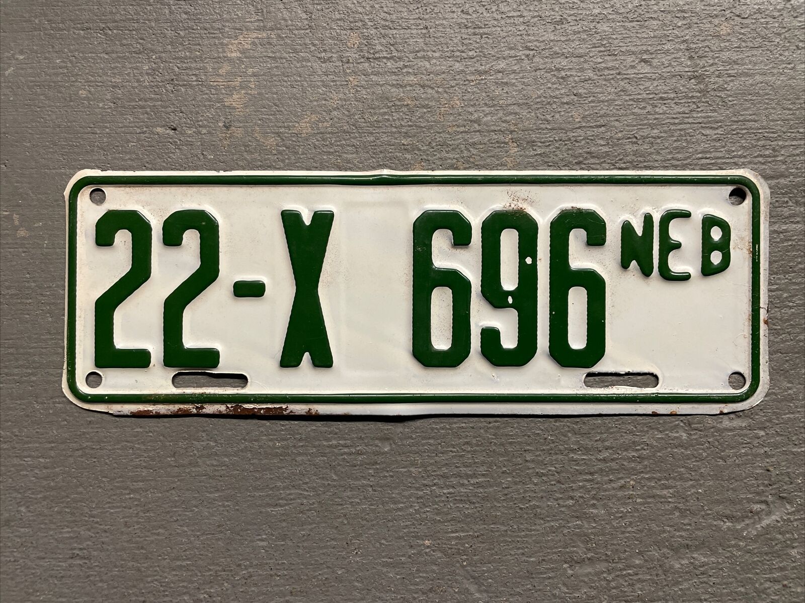 VINTAGE 1963 NEBRASKA LICENSE PLATE WHITE/GREEN 22-X-906 TRAILER COOL😎