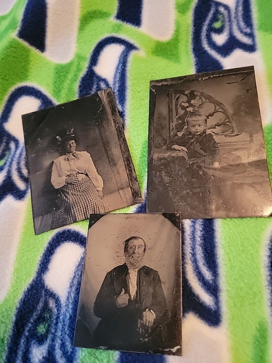 RANDOM LOT OF 7 Victorian Tintype photos - 1860 to 1900