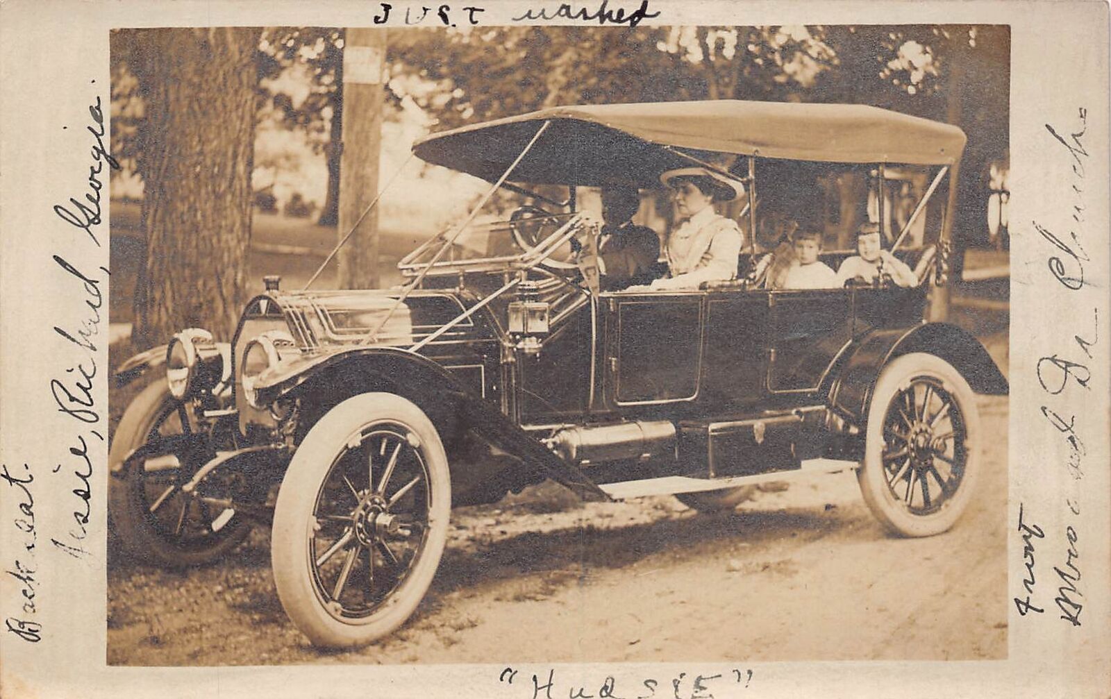 DS1/ Interesting RPPC Postcard c1910 Early Automobile People Driver 371