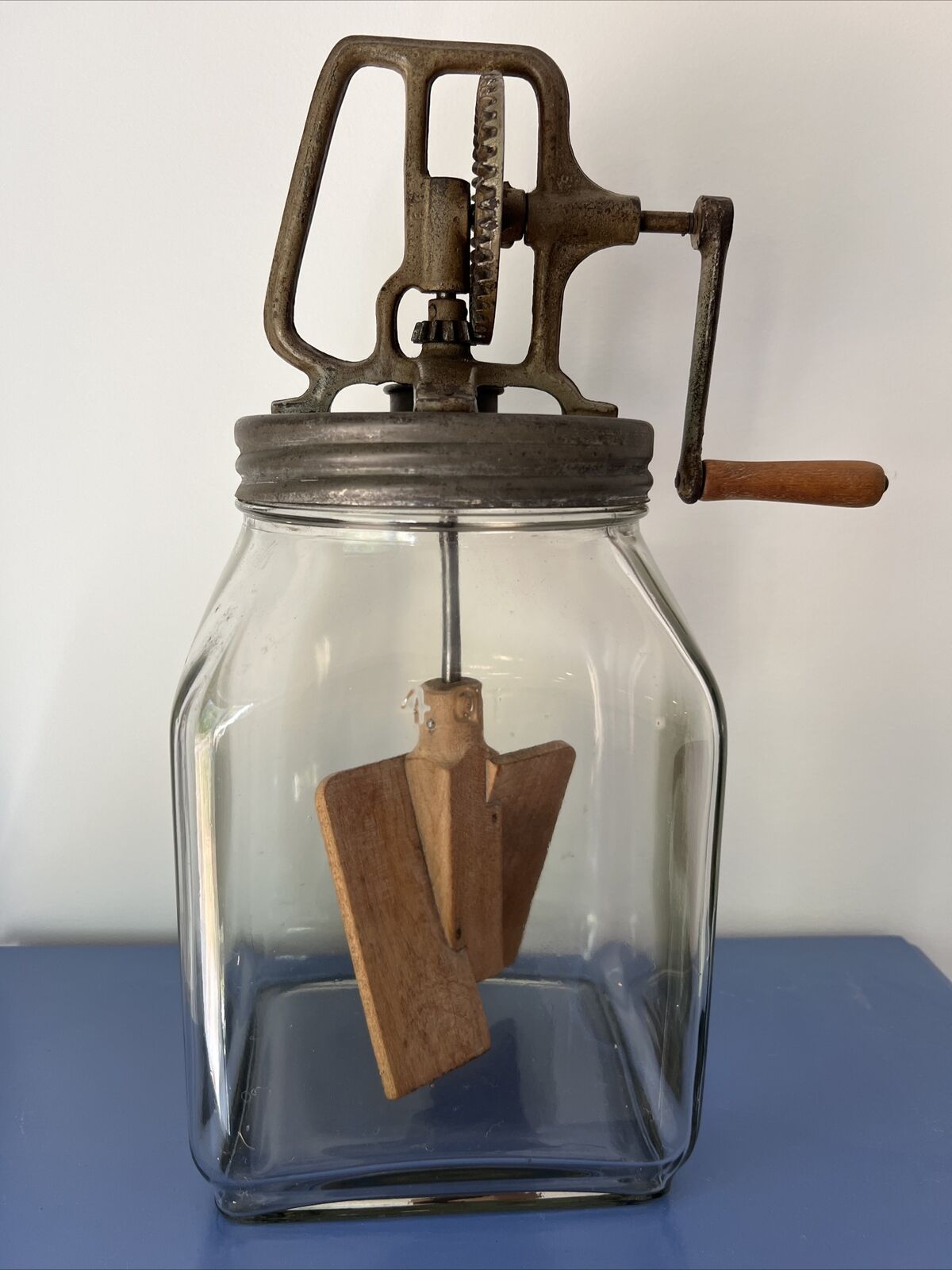 Antique Vintage Hand Crank Butter Churn  4qt Glass. Works, Excellent Condition