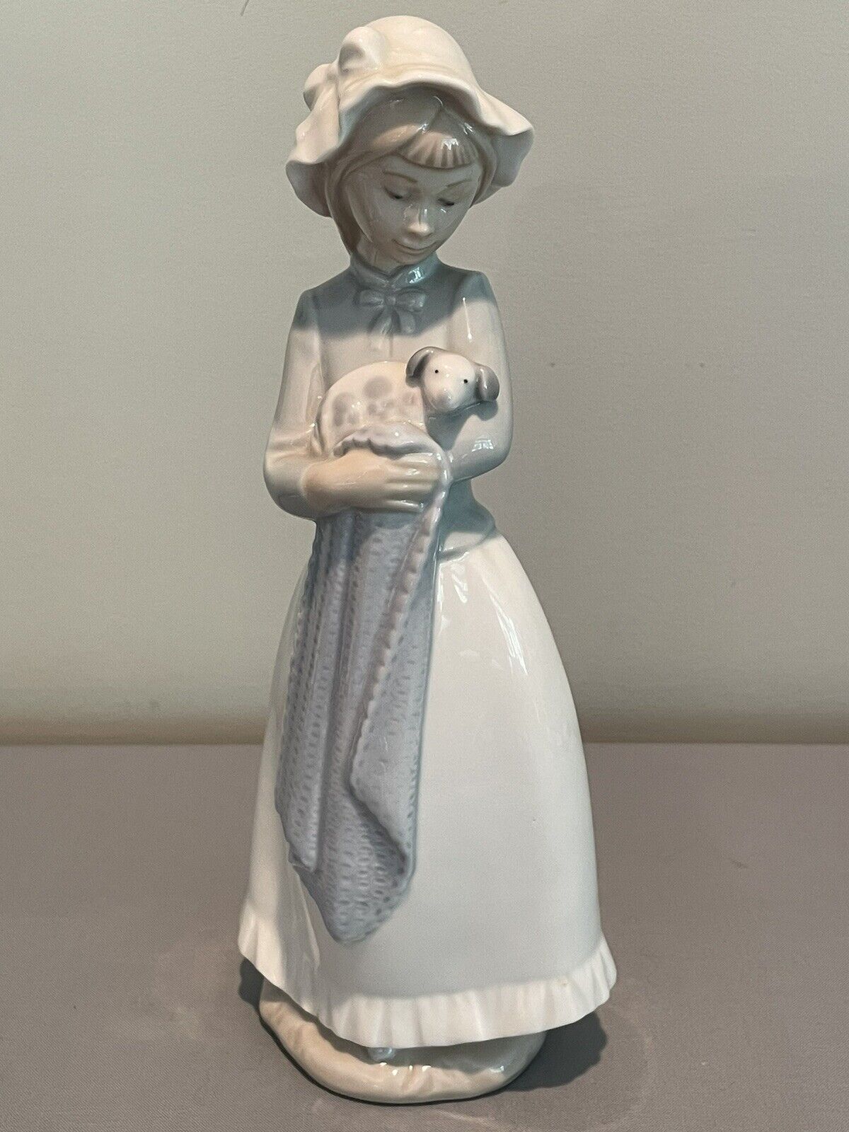 Lladro Nao #241 Girl Holding Puppy in Blanket Collectible Porcelain Figurine 10\