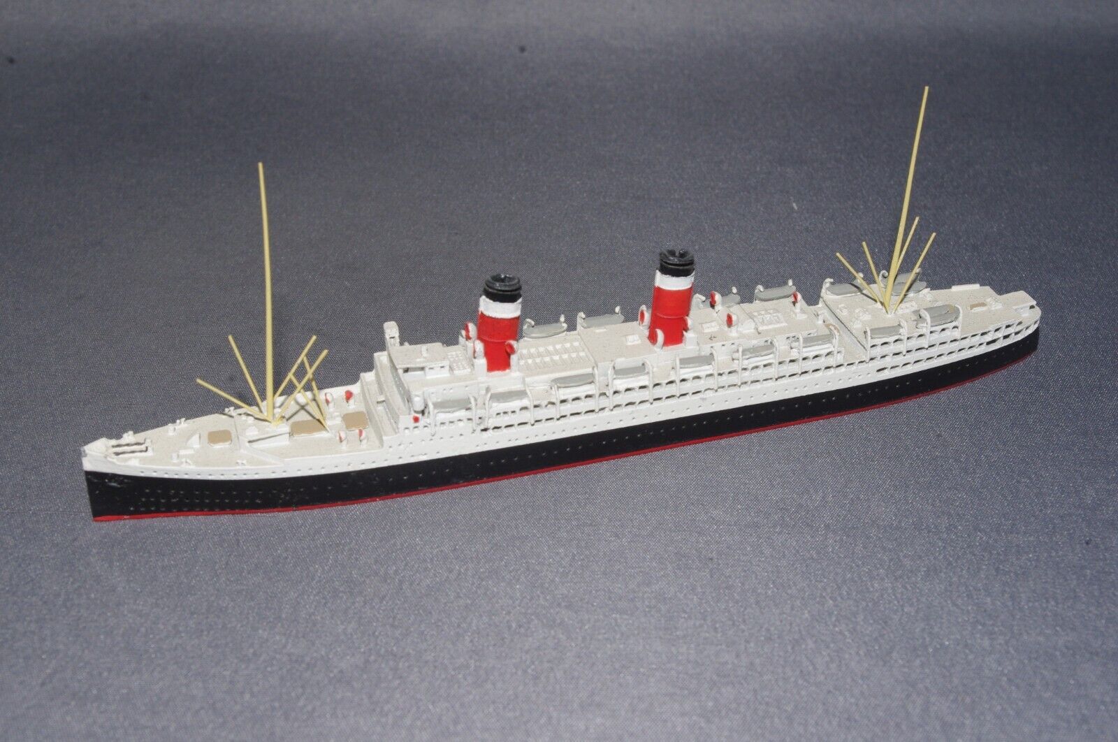ALBATROS GB PASSENGER SHIP 'SS ALSATIAN' 1/1250 MODEL SHIP