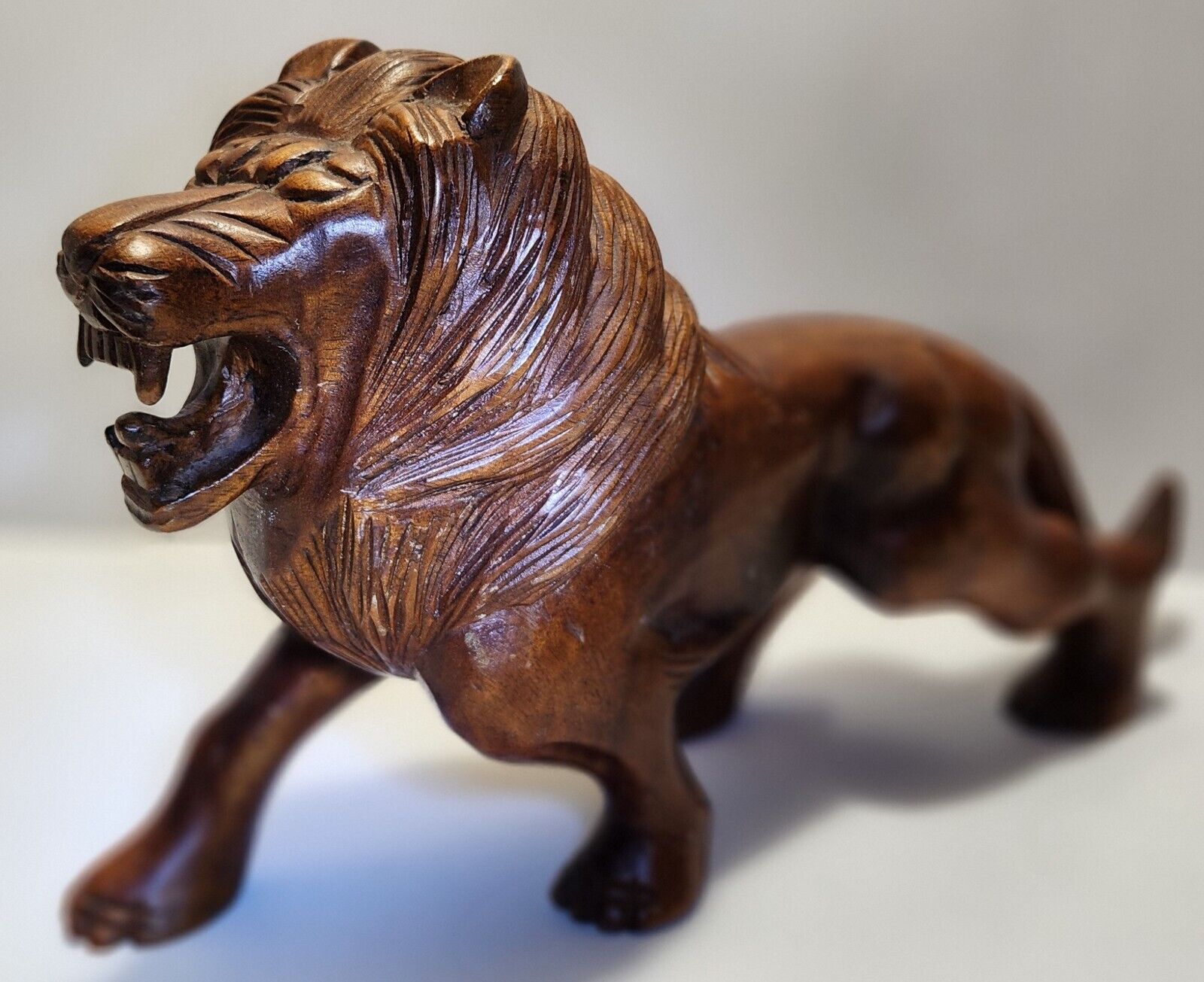 BEAUTIFUL ARTWORK vintage large lion hand carved wood Detroit Lions