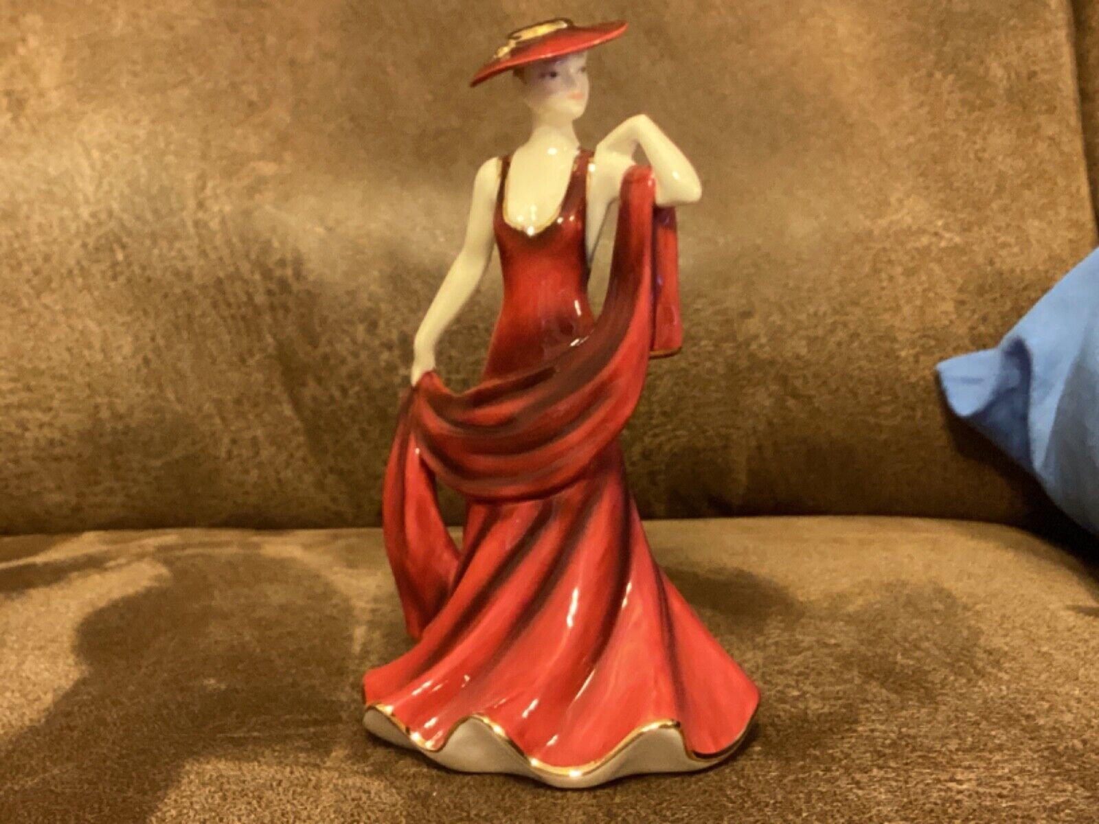 ROYAL DOULTON HN5450 FROM THE HEART TO SOMEONE SPECIAL FIGURINE