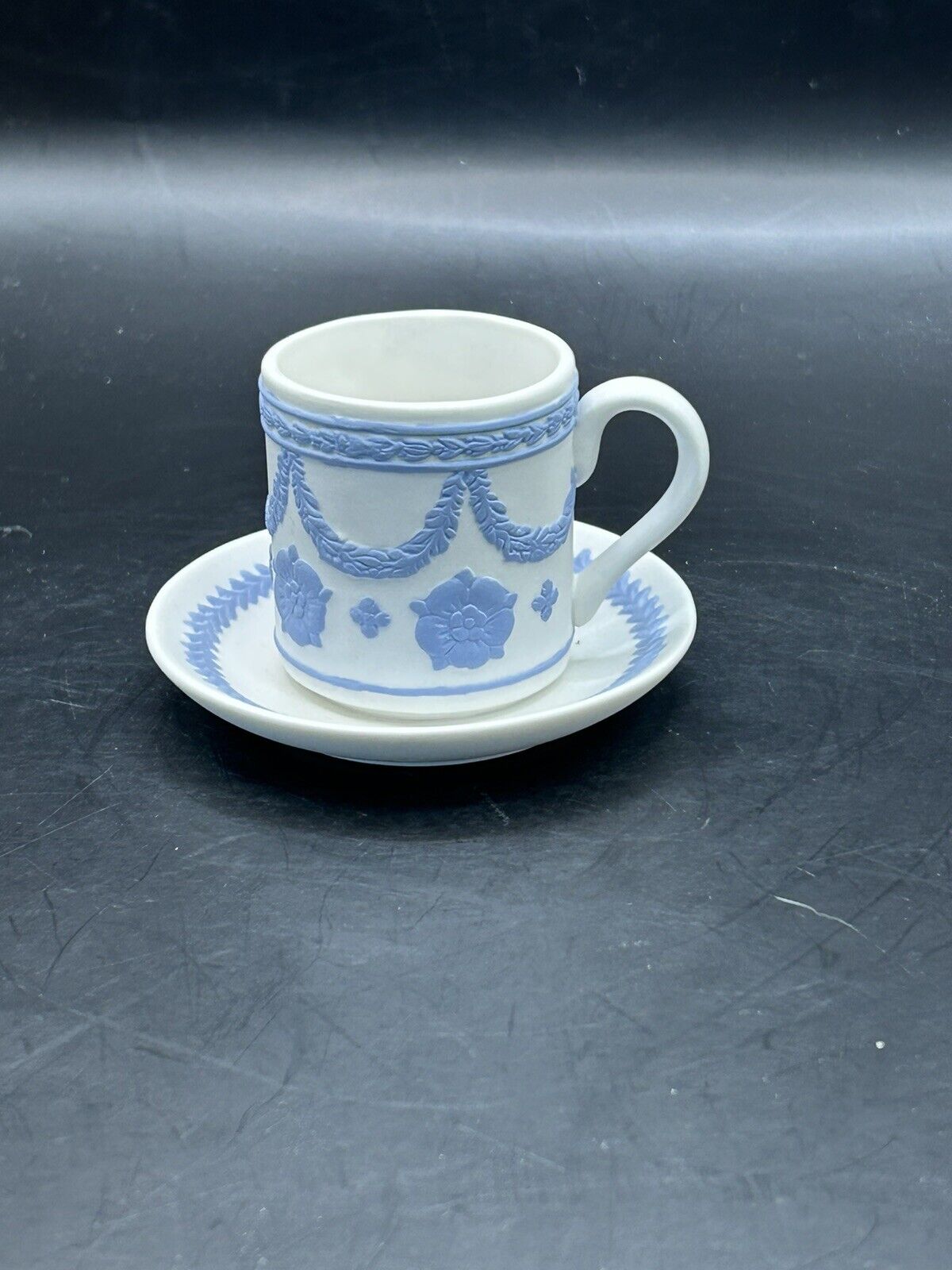 Wedgwood Ornament Iconic Teacup & Saucer White with Blue