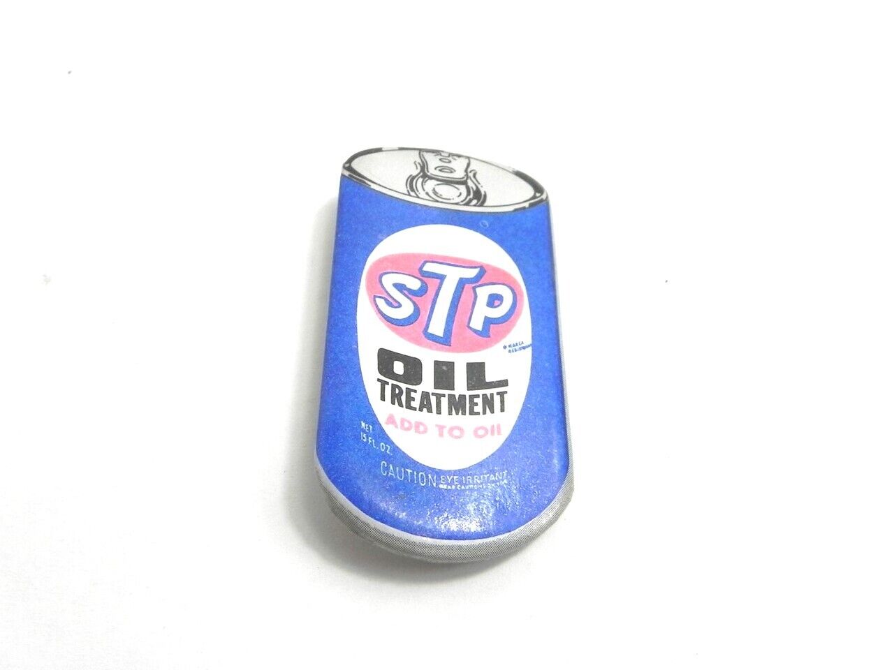 VINTAGE STP OIL TREATMENT PIN BUTTON *PRE-OWNED* 