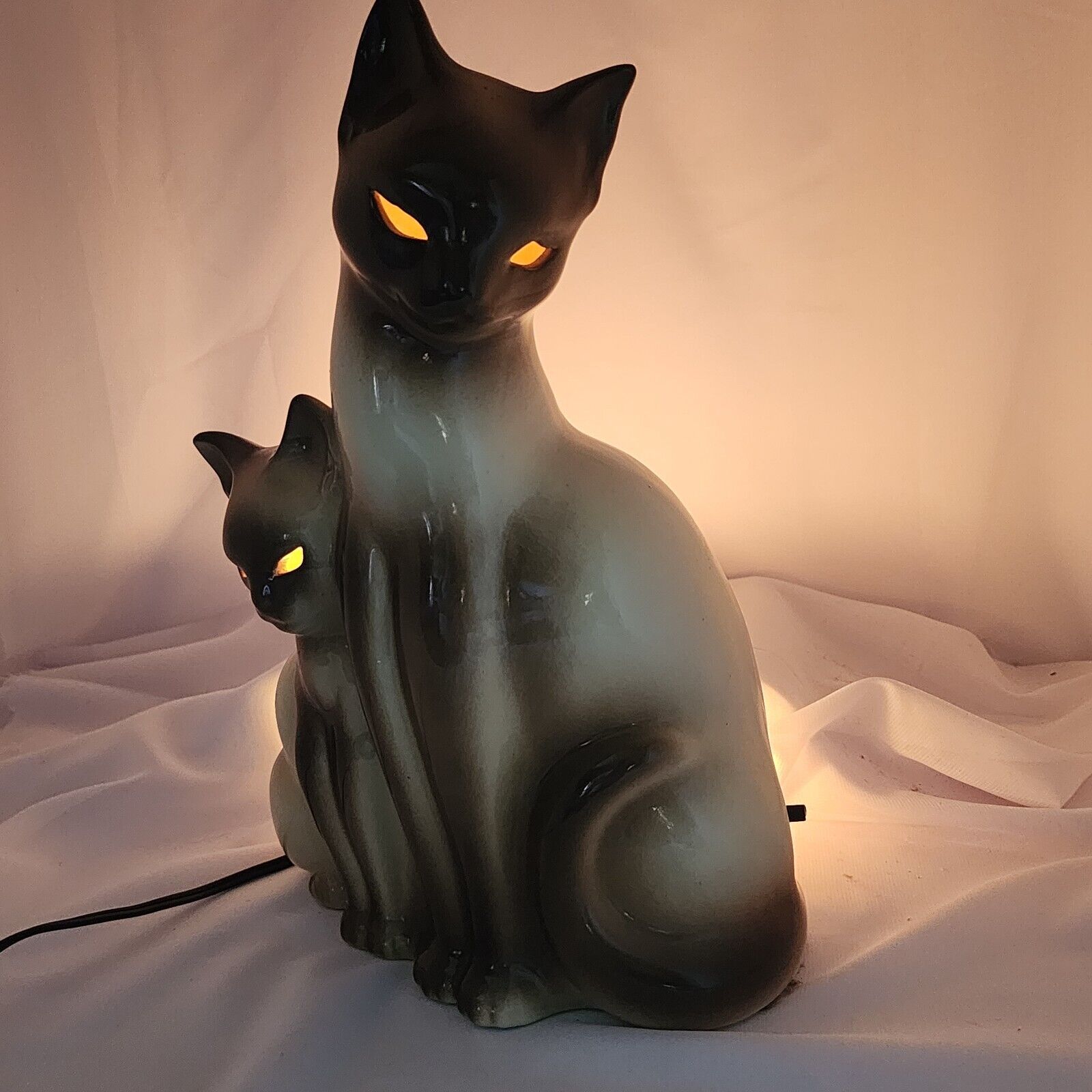 Howard Kron Siamese Cat  MCM Mid Century Kitschy Table lamp