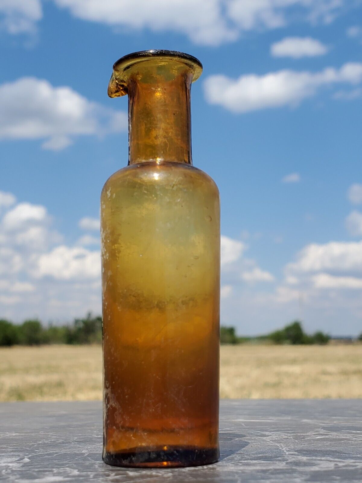 1800\'s Antique Vintage Medical Bottle. 3,46 in.