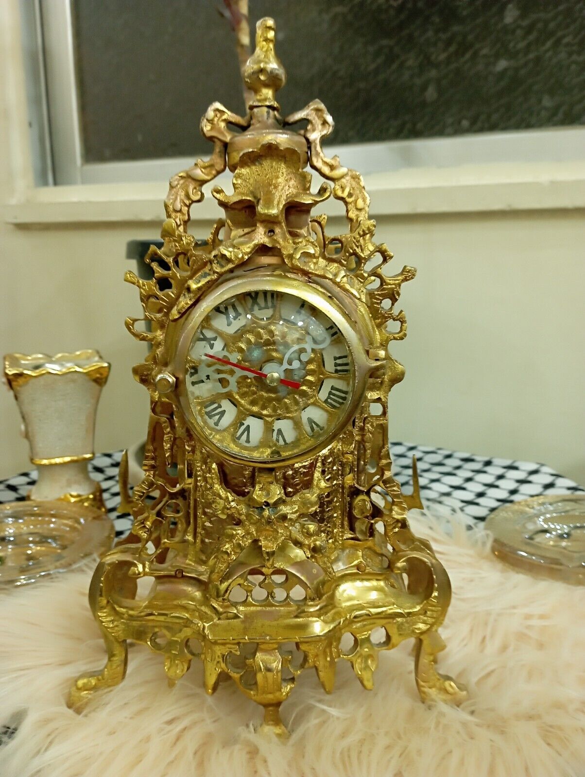 Antique vintage Imperial cast brass mantle clock is a beautiful.