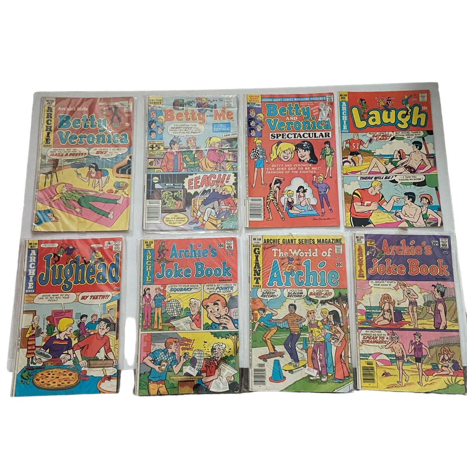 Vintage Archie Comic Books Lot Of 8 Magazines Jughead Betty & Veronica Series