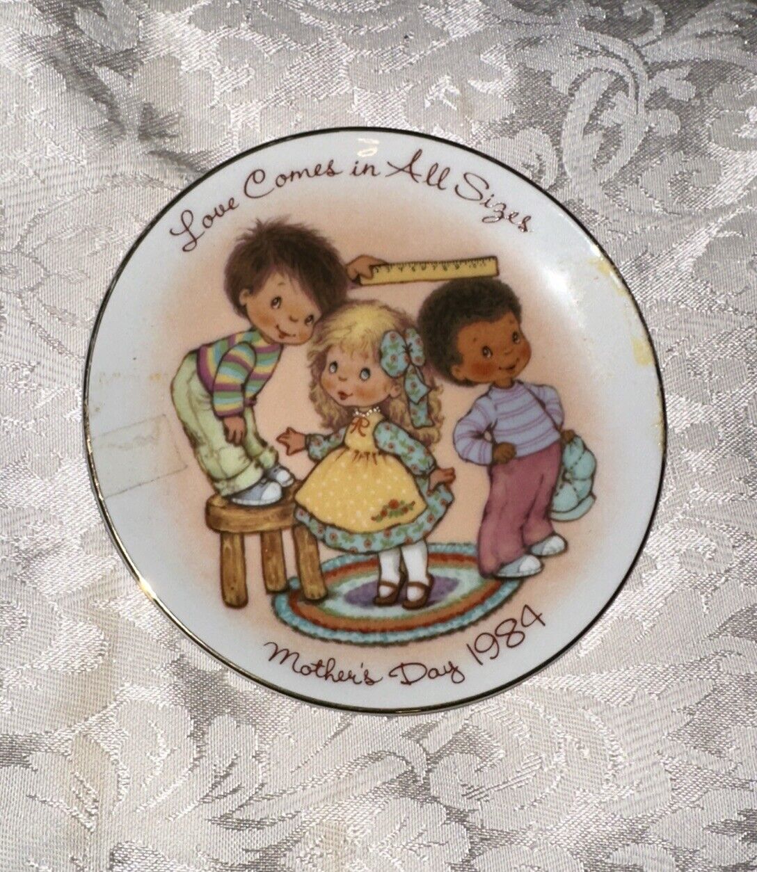 Vintage 1984 Avon Mother’s Day Mini Collectible Plate - Love Comes in All Sizes
