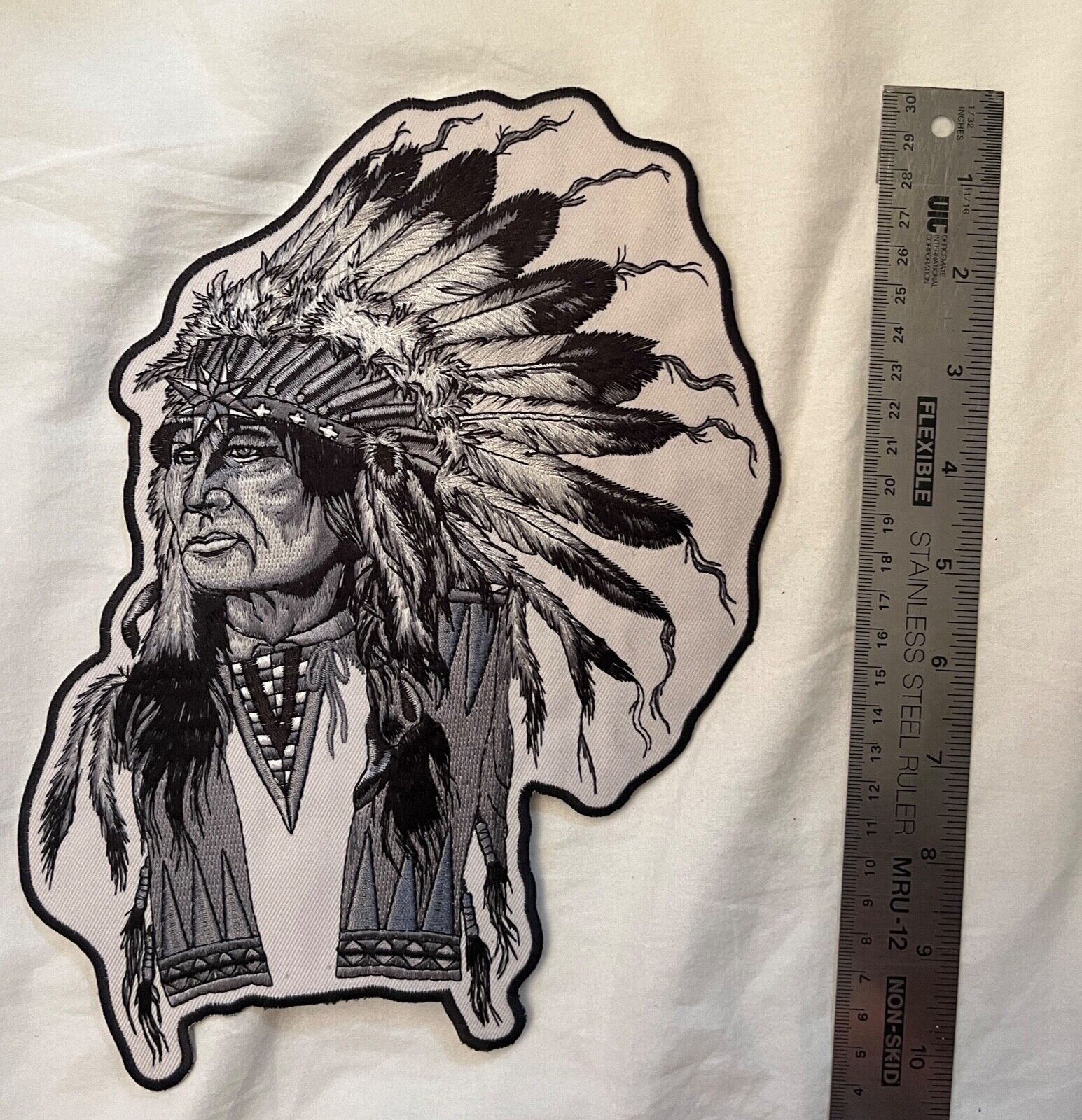 LARGE  INDIAN CHIEF HEAD DRESS  MOTORCYCLE  JACKET BACK  PATCH NOS Black Silver
