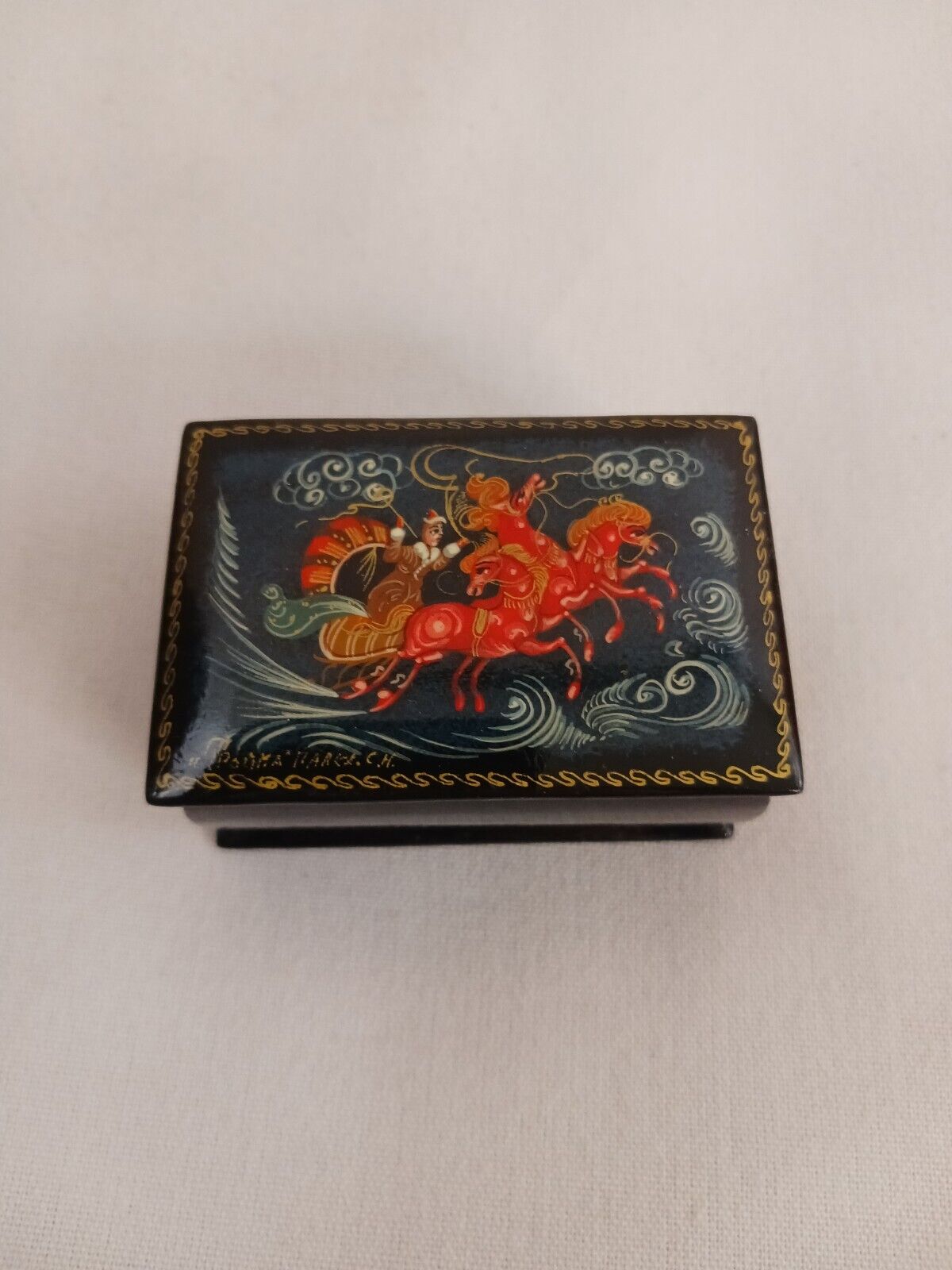 Vintage Miniature Hand Painted Lacquer Russian Box hinged & Signed