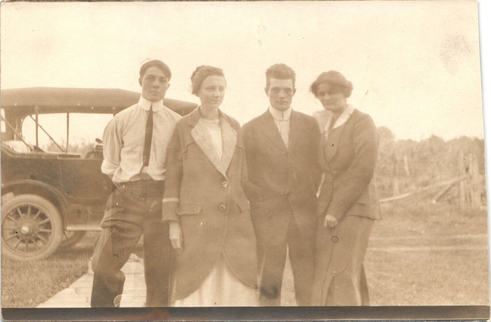 FOUR FRIENDS original real photo postcard rppc HAWKEYE IOWA IA c1910 ~side trim