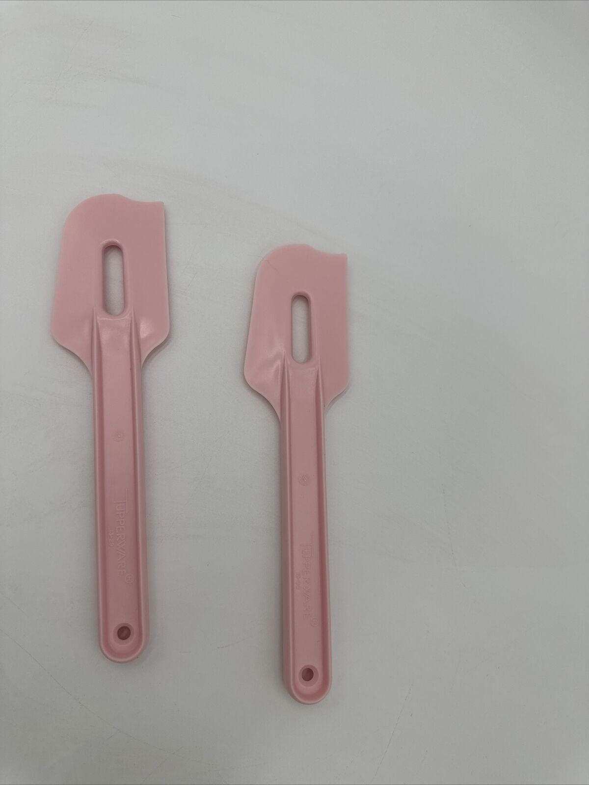 Tupperware Paddle Scraper Gadget Spatula Vintage Style Pink Set of 2 New Pink