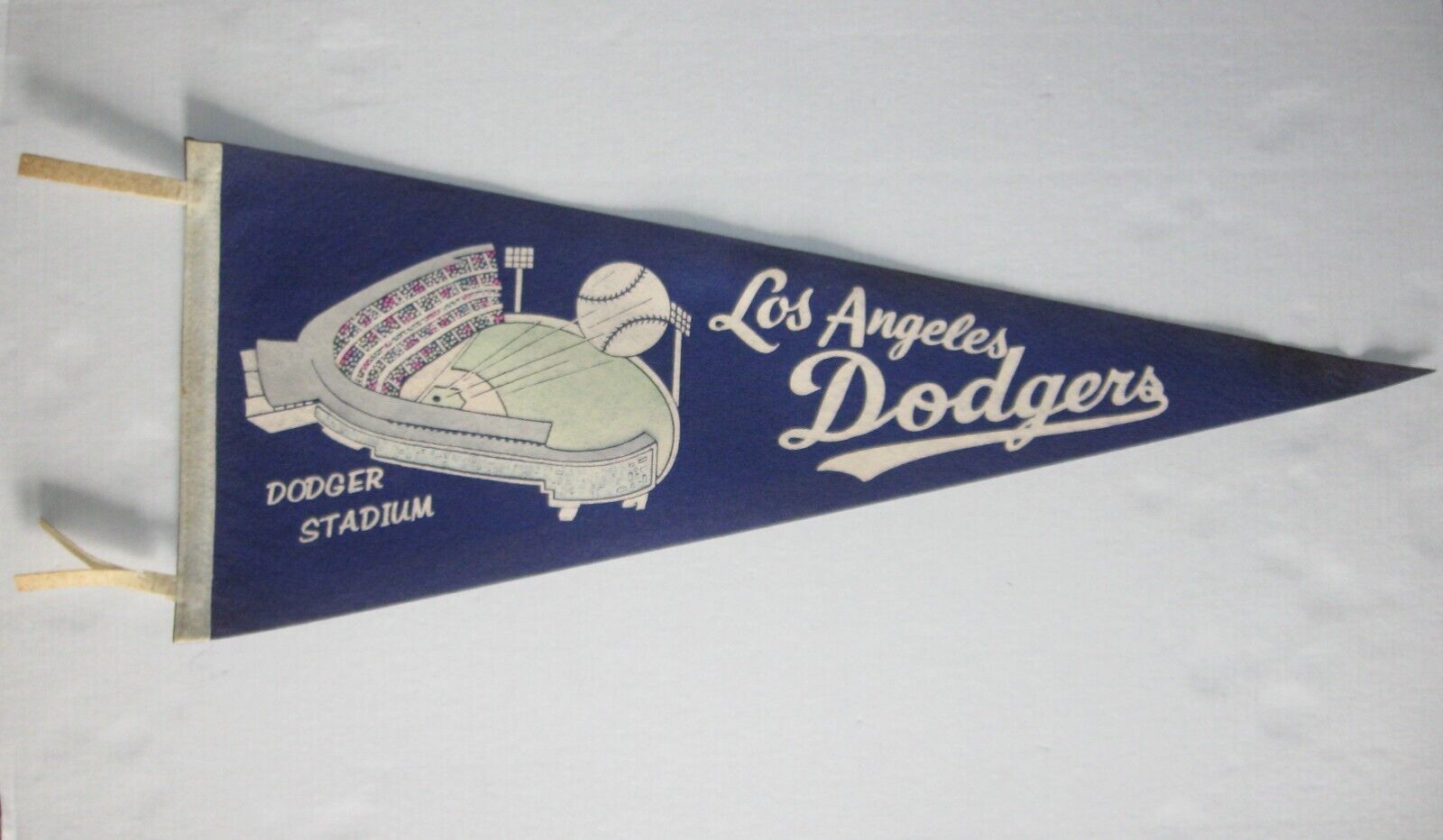 VINTAGE ~ LA DODGERS PENNANT ~ LOS ANGELES MLB BASEBALL ~ 29.5 x 11.5